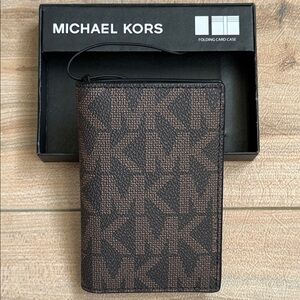 New! Michael Kors Men's Signature Jet Set Folding Card Case Brown/Blk